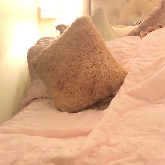 TAHARI beautiful sateen comforter/2 standard shams - Picture 12 of 14